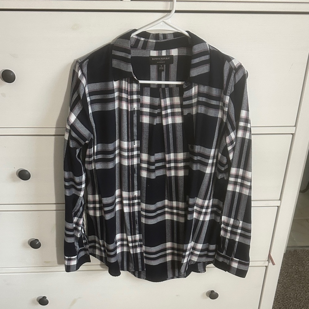 Banana Republic Black and White Plaid Button Down Shirt